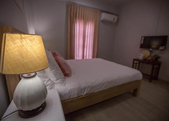 Vera Nidhra - Self Check-in After 6pm Bed & Breakfast