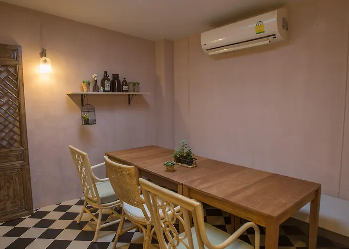 Vera Nidhra - Self Check-in After 6pm Bed & Breakfast 4*
