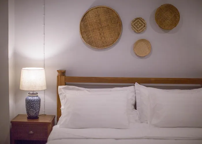 Vera Nidhra - Self Check-in After 6pm Bed & Breakfast