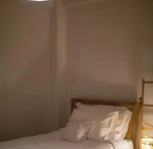 Vera Nidhra - Self Check-in After 6pm Bed & Breakfast 4*